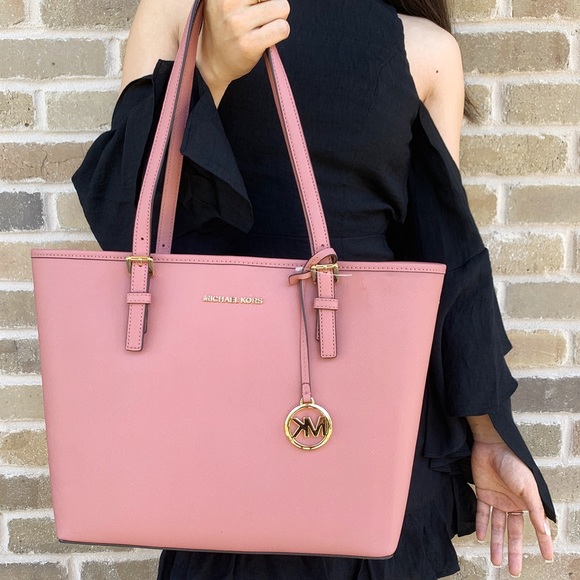 Michael Kors Handbags - ‼️SALE‼️👜💕-NWT Michael Kors Carryall Tote